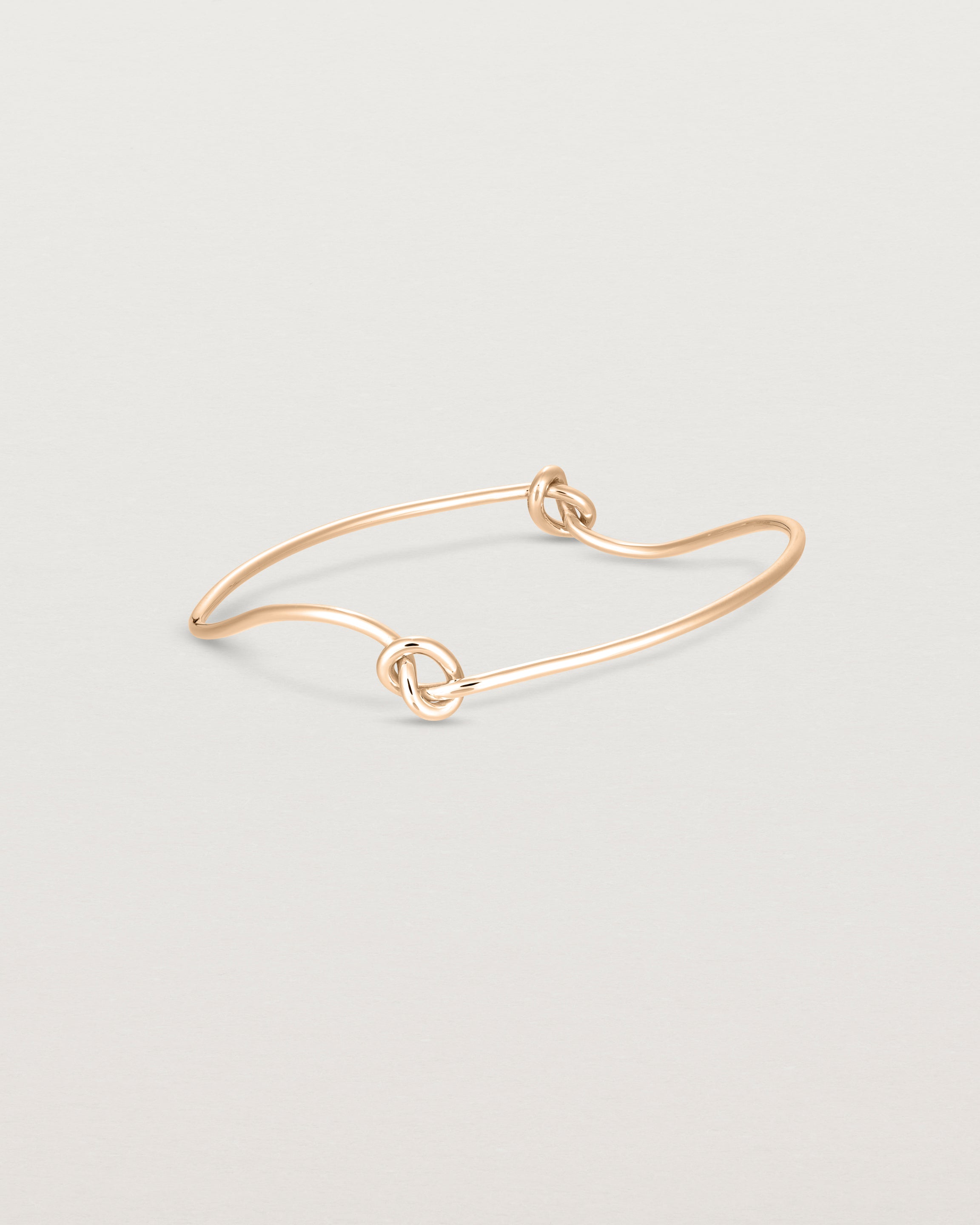 Front view of the Dà anam Bangle in rose gold.