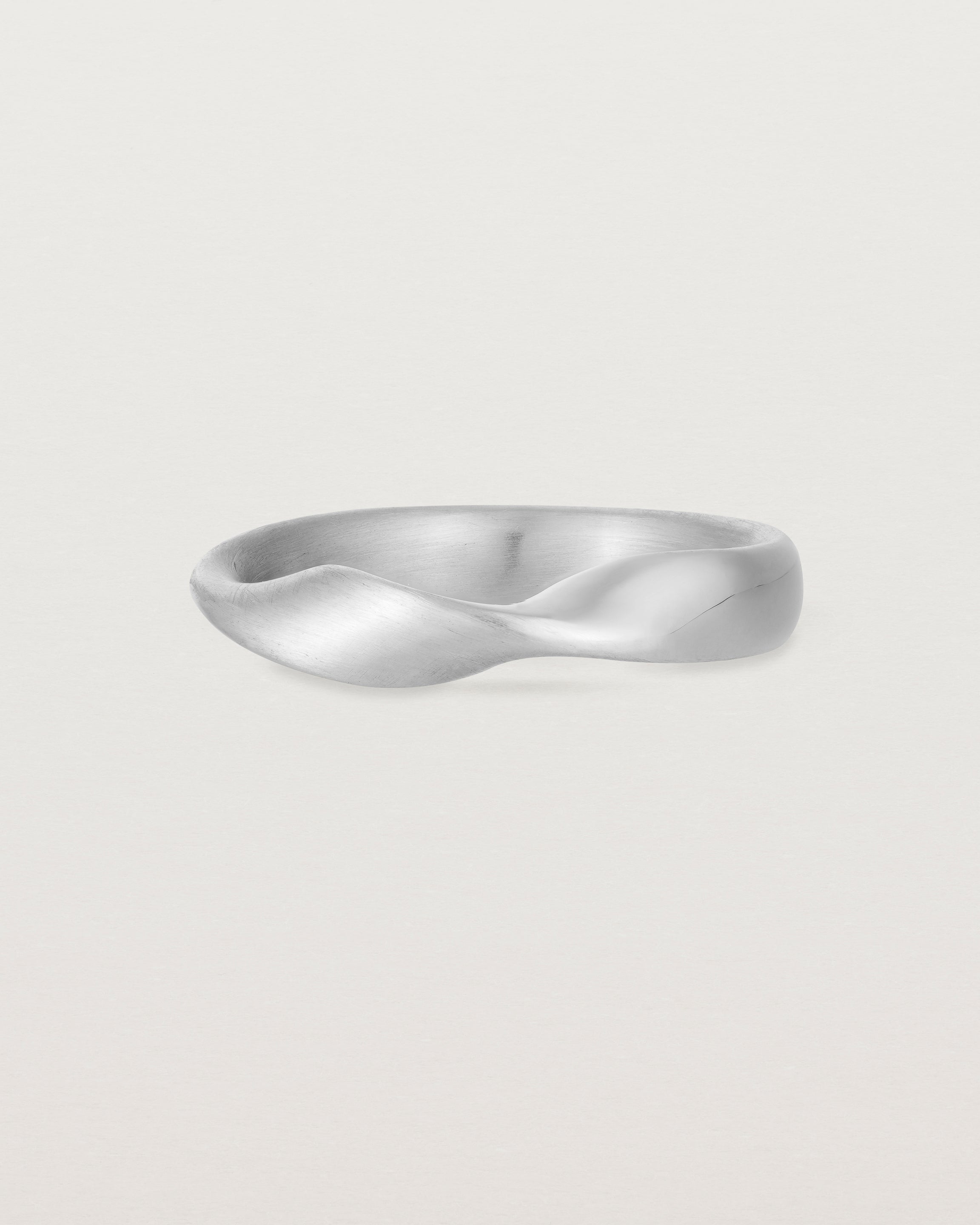 Front view of the Ellipse / Shift Ring in Sterling Silver.