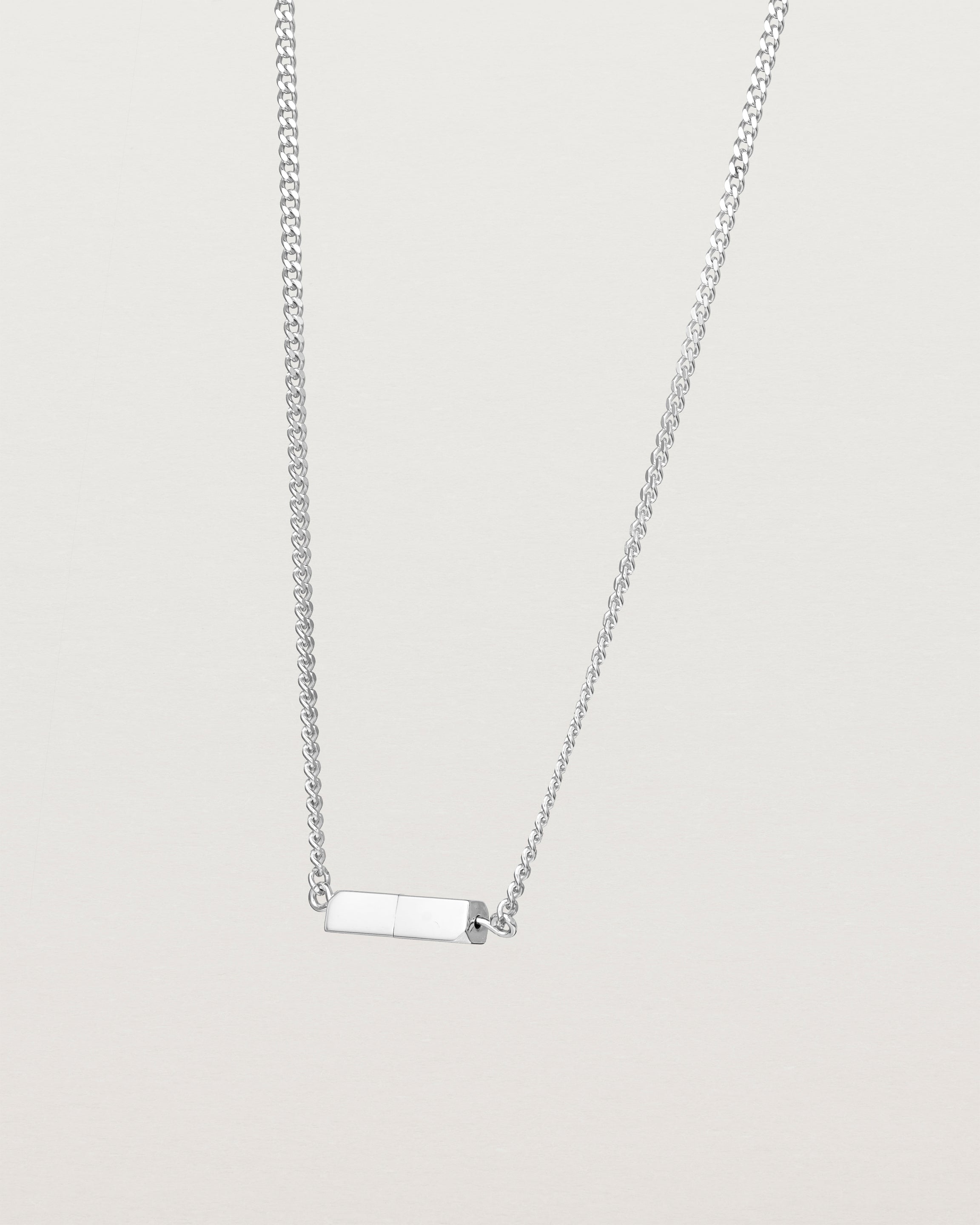 Angled view of the Guardian Chain in sterling silver.