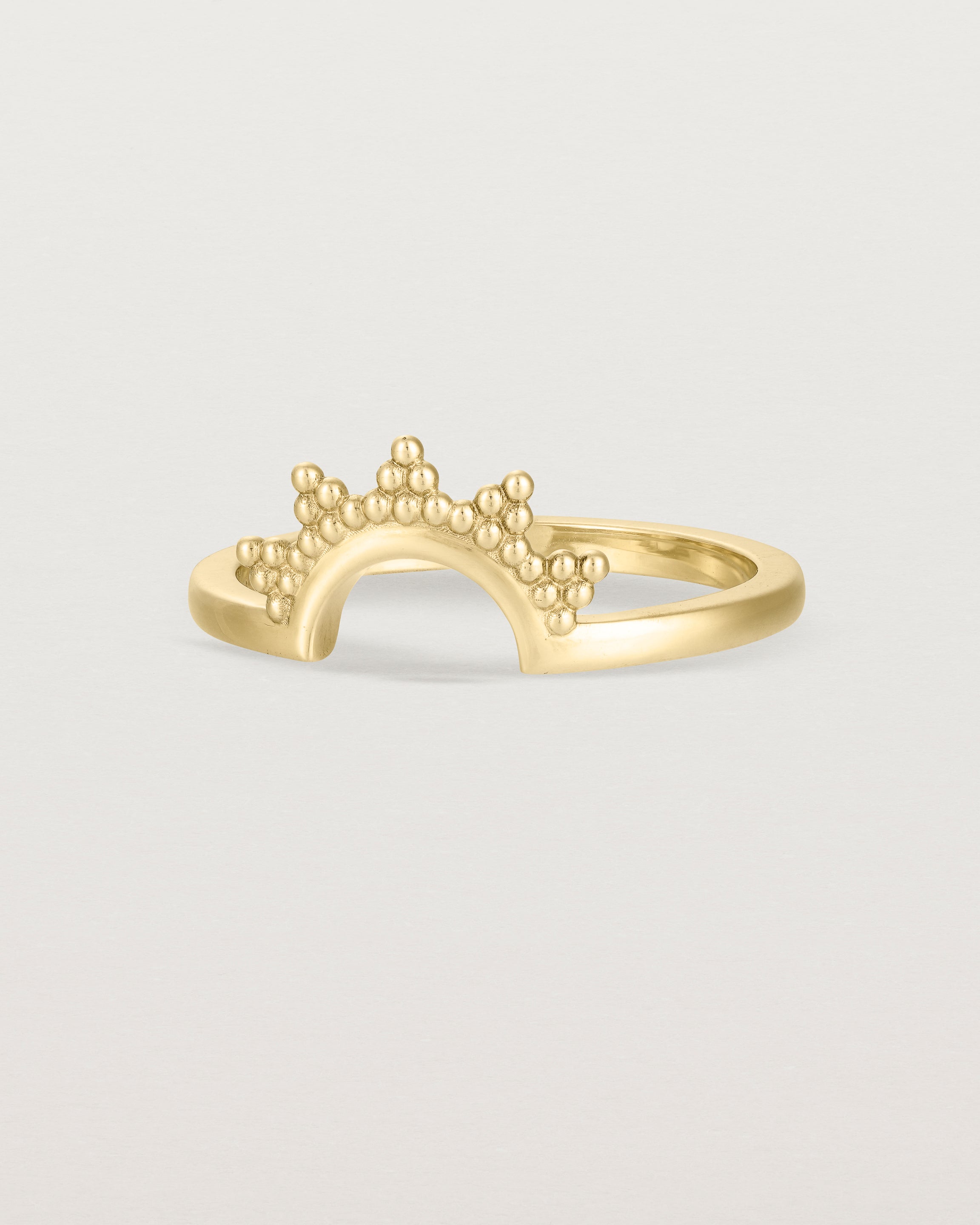 Angled view of the Odine Crown Ring | Fit Ⅱ | Yellow Gold.