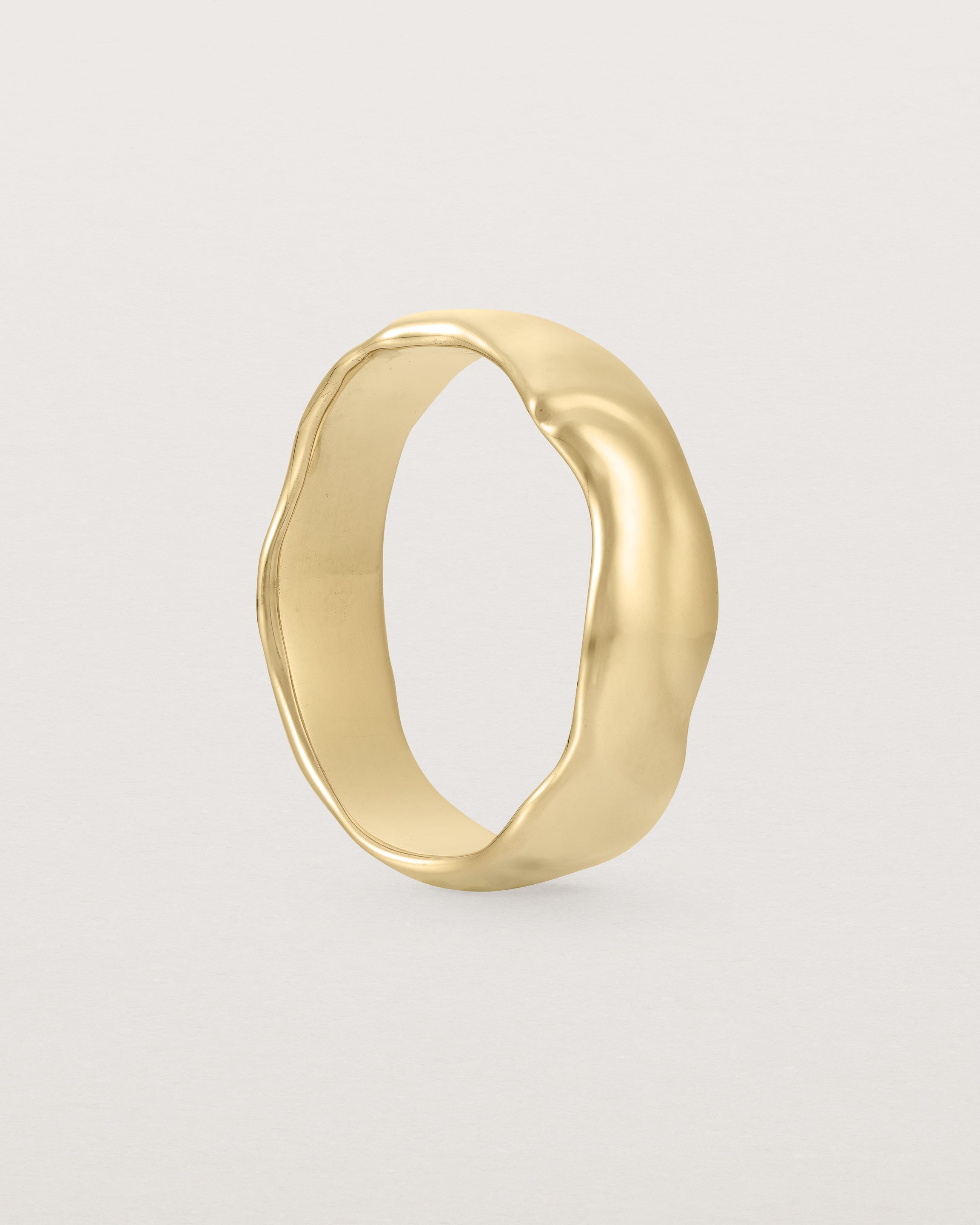 The Organic Wedding Ring | 6mm | Yellow Gold. 