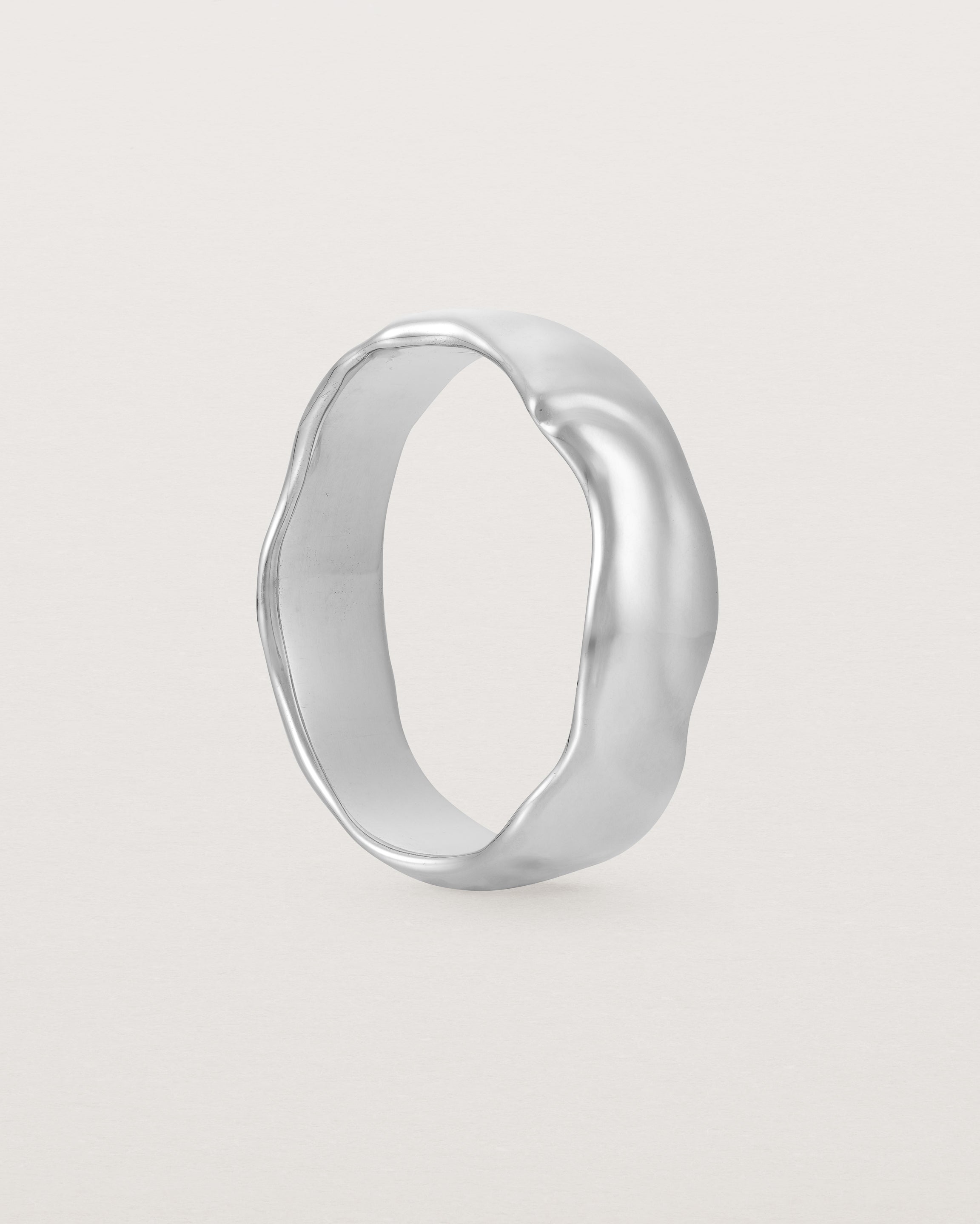The Organic Wedding Ring | 6mm | White Gold. 