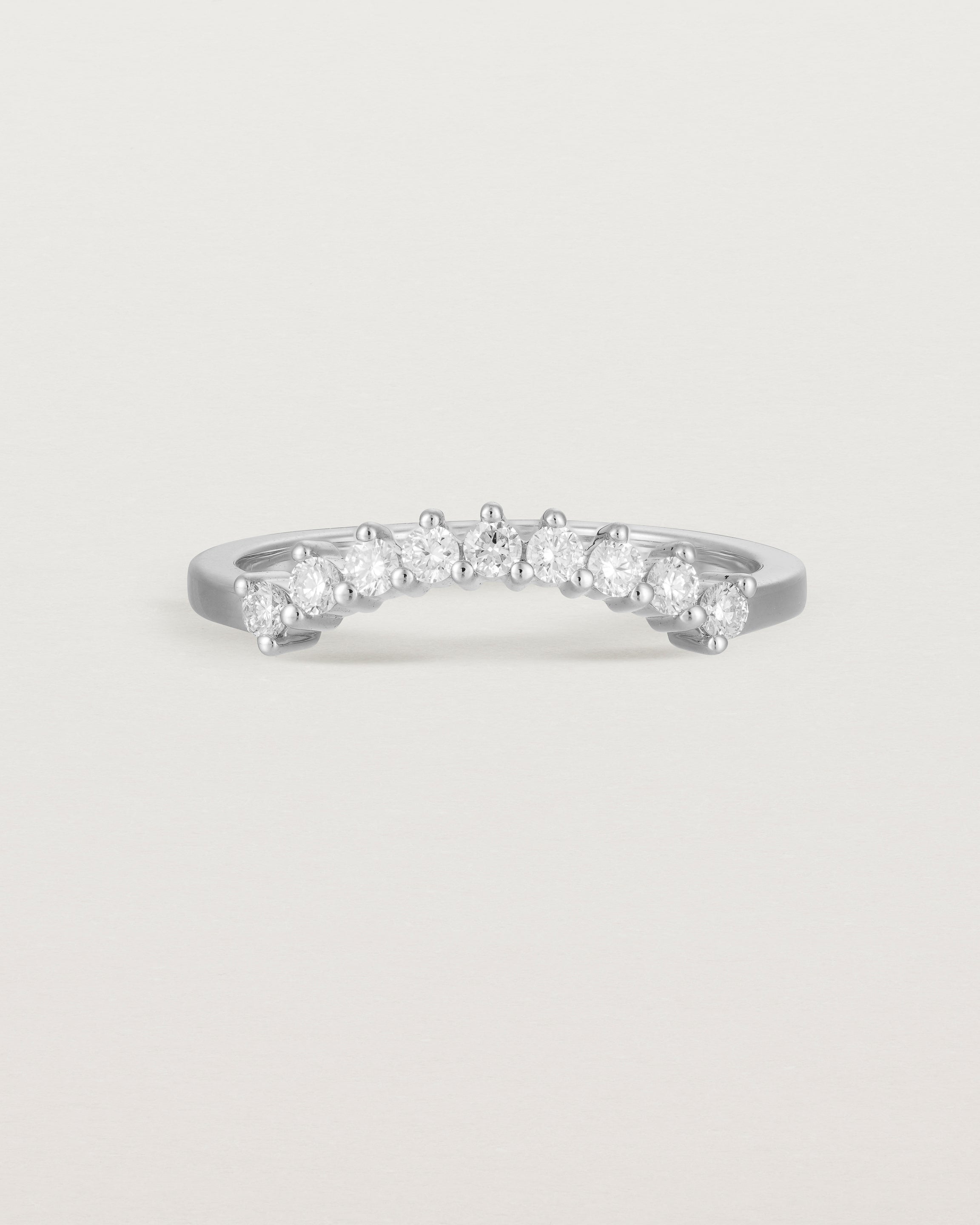 Front view of the Reina Crown Ring | Fit ‚III | White Gold.