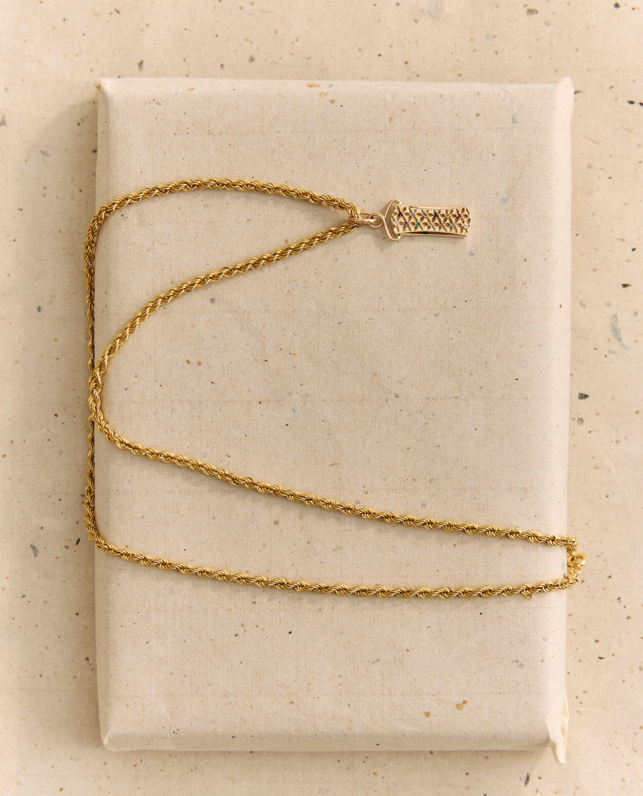 Saira Necklace | Birthstone & Queenie Chain