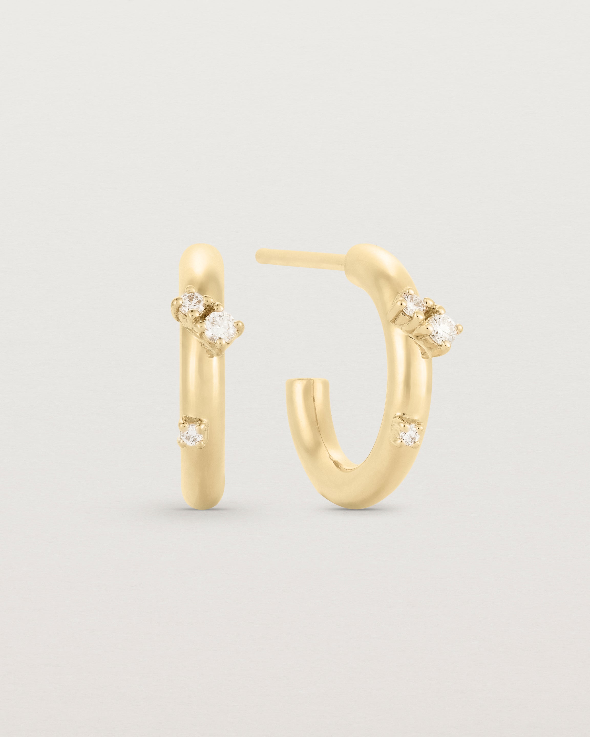 Front view of the Inés Hoops | Diamonds | Yellow Gold.