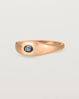 Angled view of the Seule Single Ring | Australian Sapphire | Rose Gold.