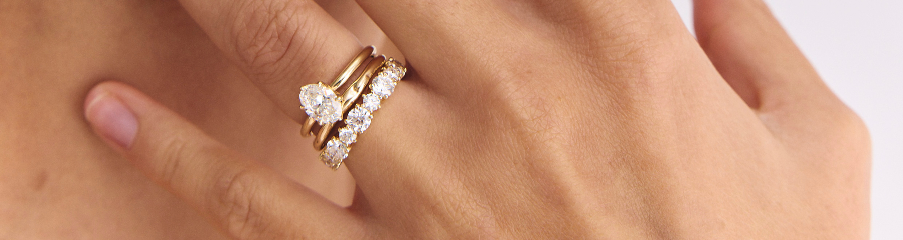 Eirene Solitaire | Oval Natural Diamond