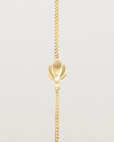 Close up view of the Aeris Bracelet | Diamond in yellow gold.