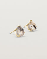 Angled view of the Agate Studs in yellow gold.