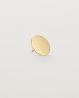 A round polished yellow gold lapel pin