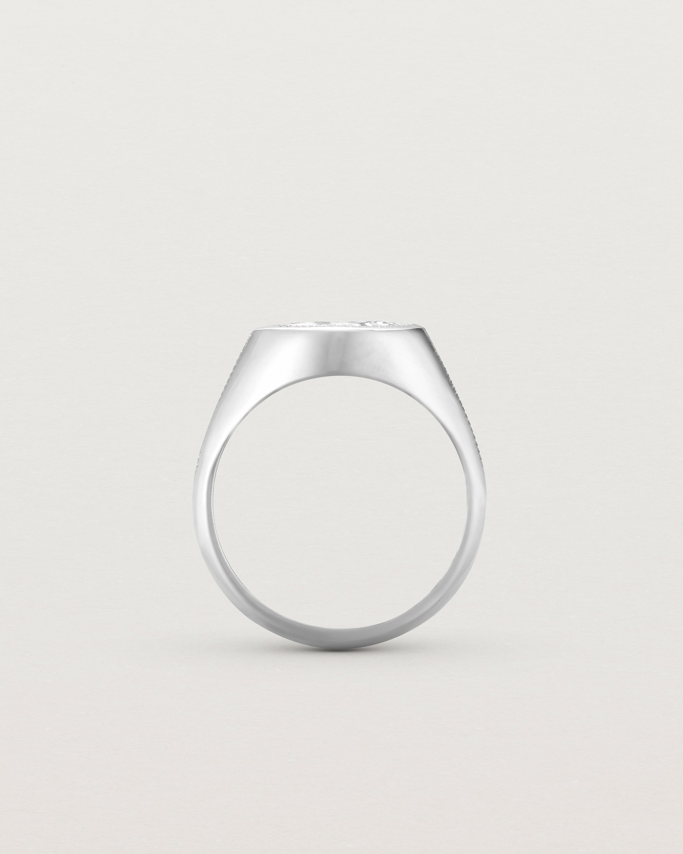 Standing view of the Átlas Marquise Signet | Laboratory Grown Diamond in white gold, in a polished finish.