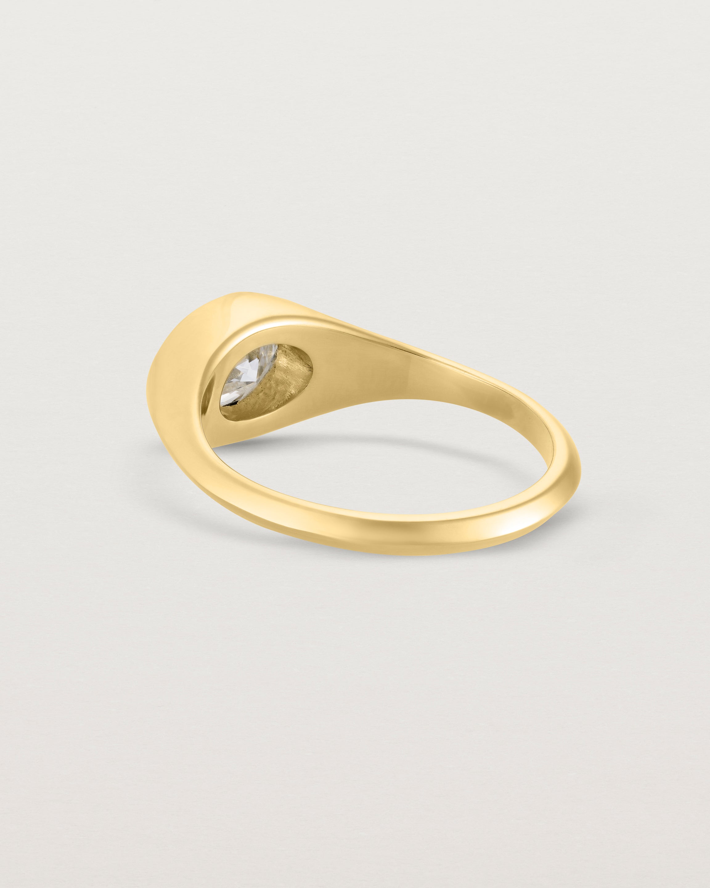 Back view of the Átlas Oval Signet | Laboratory Grown Diamond in yellow gold, with a polished finish.