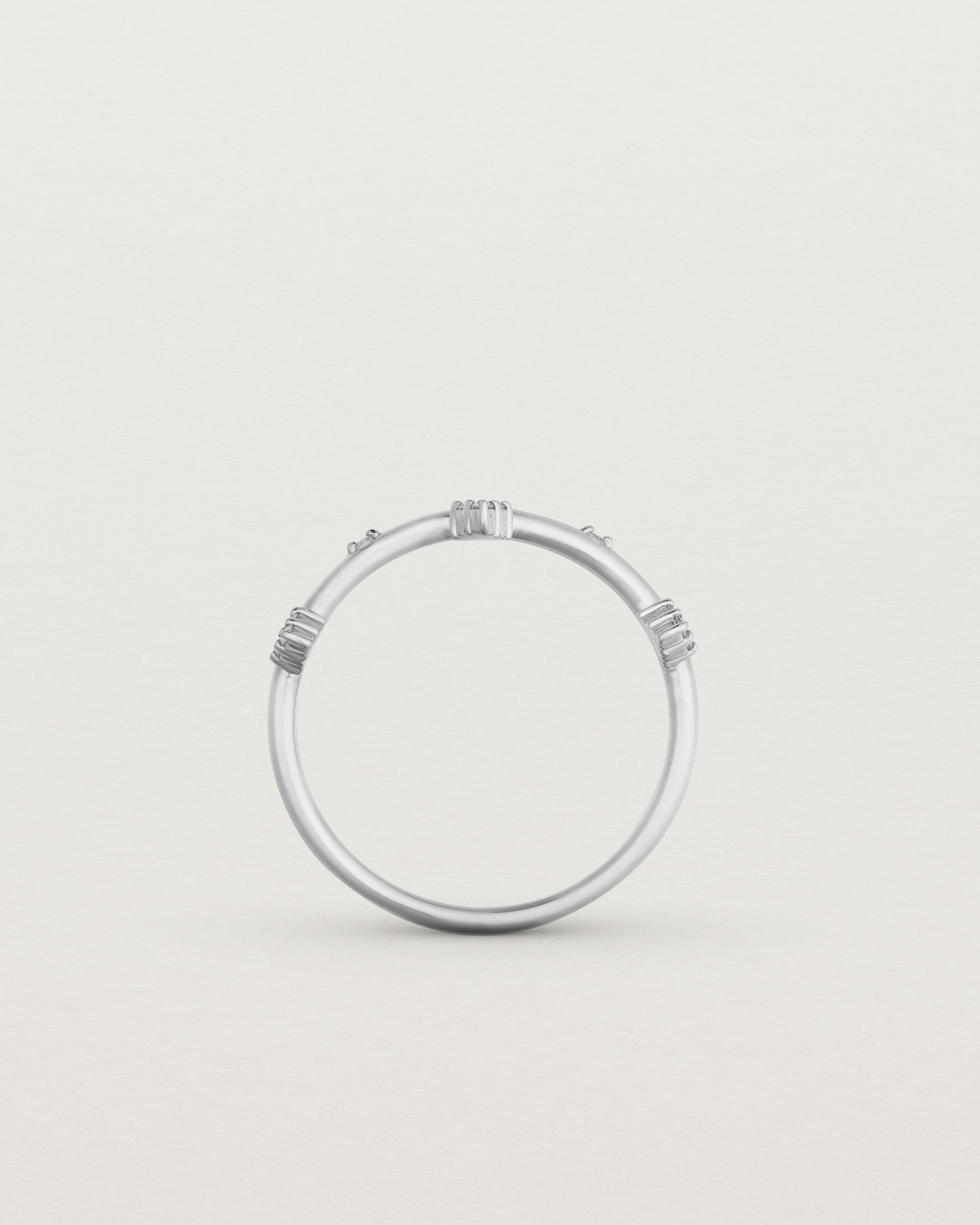 Standing view of the Belle Ring | Diamonds in white gold.