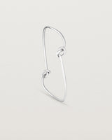 Standing view of the Dà anam Bangle in sterling silver.
