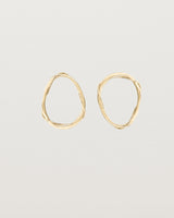 Front view of the Dalí Earrings in yellow gold.