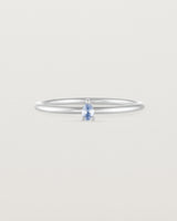Front view of the Danaë Stacking Ring | Sapphire in white gold.
