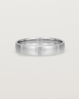 Front view of the Grain Wedding Ring | 4mm | White Gold.