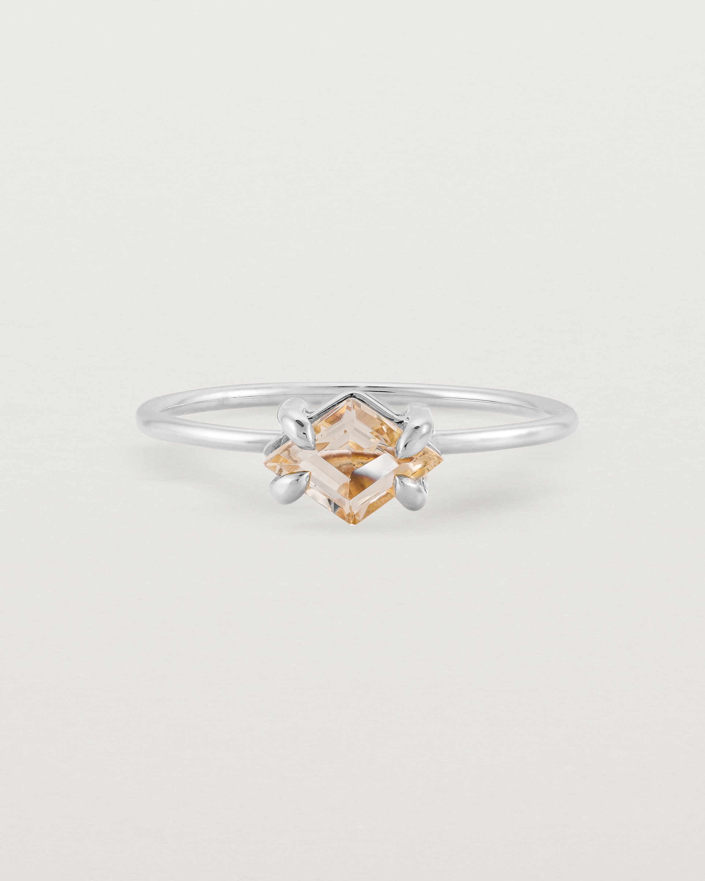 Front view of the Mai Ring | Savannah Sunstone in Sterling Silver.