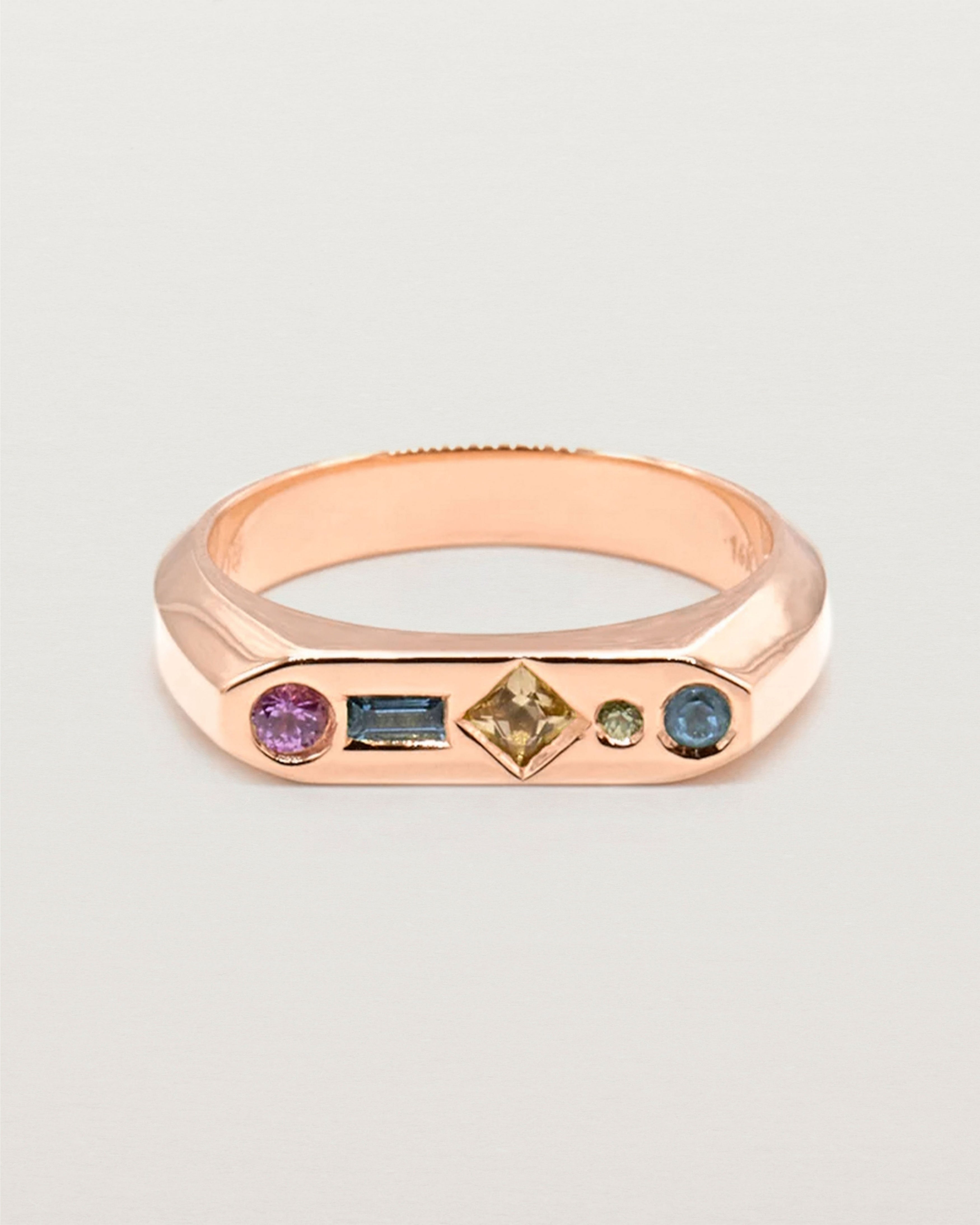 Front view of the. Mei Signet Ring | Coloured Stones in rose gold.
