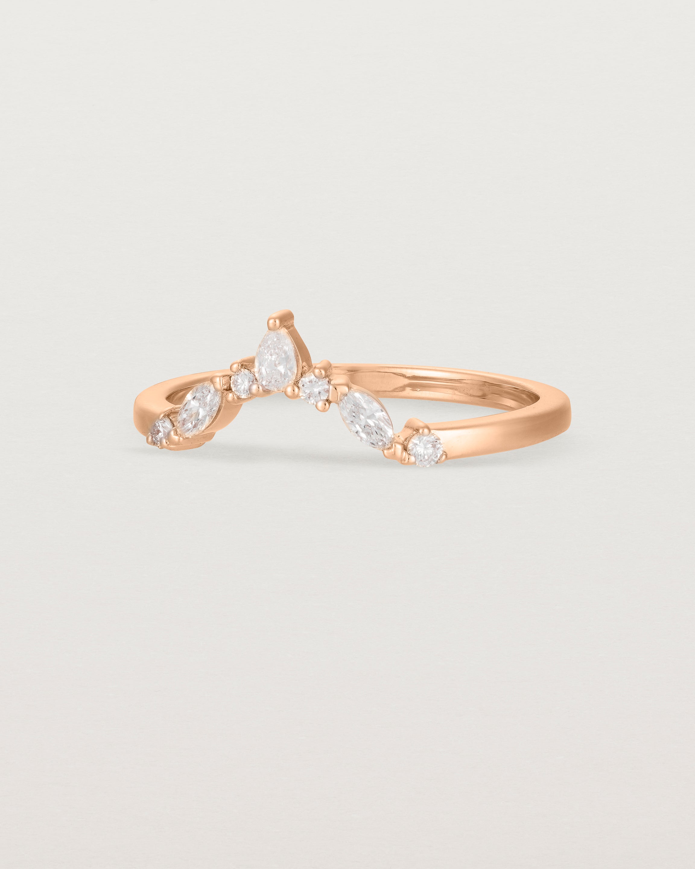 Angled view of the Meia Crown Ring | Fit Ⅱ | Rose Gold.