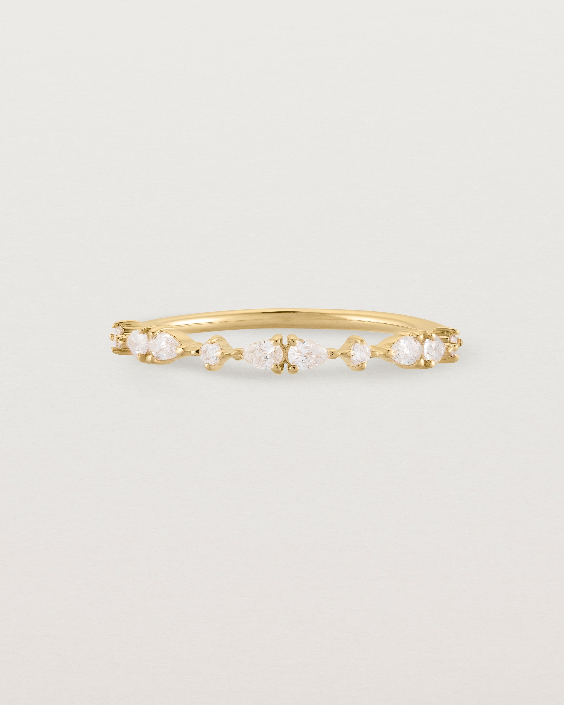 Front view of the Neai Ring | Diamonds in Yellow Gold.