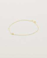 Front view of the Nuna Bracelet in yellow gold.