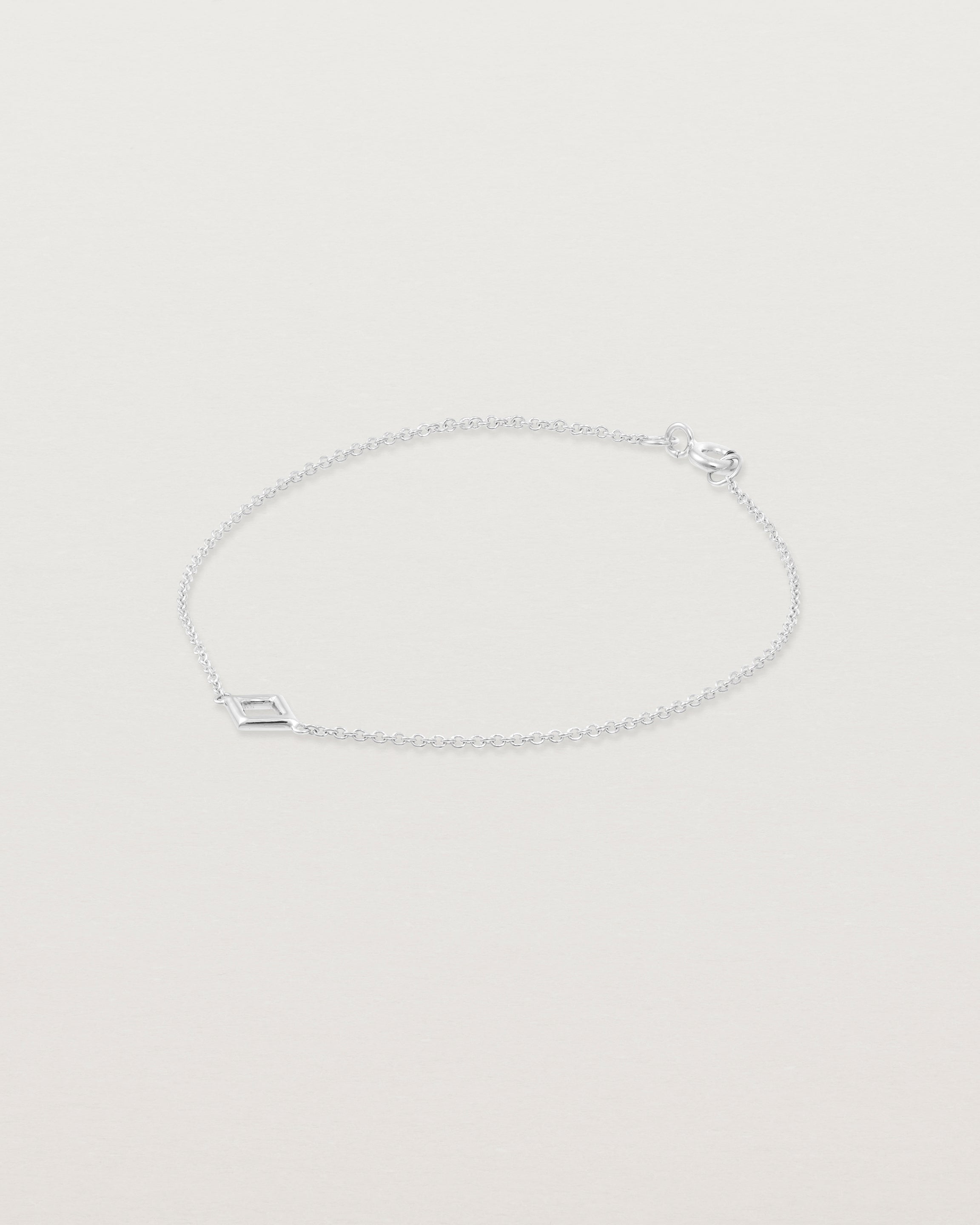 Front view of the Nuna Bracelet in sterling silver.