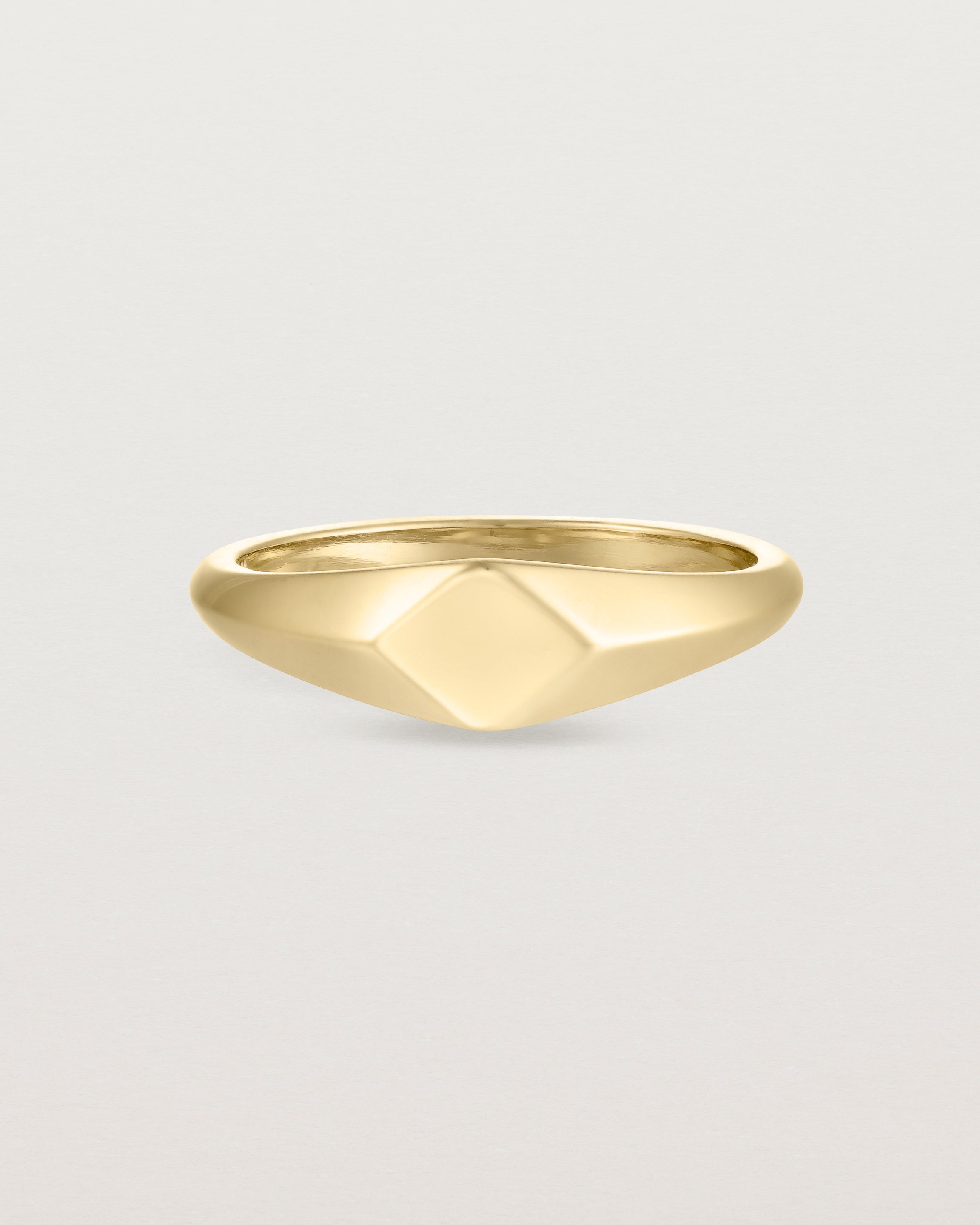 Front view of the Front view of the Front view of the Nuna Signet Ring | Yellow Gold.