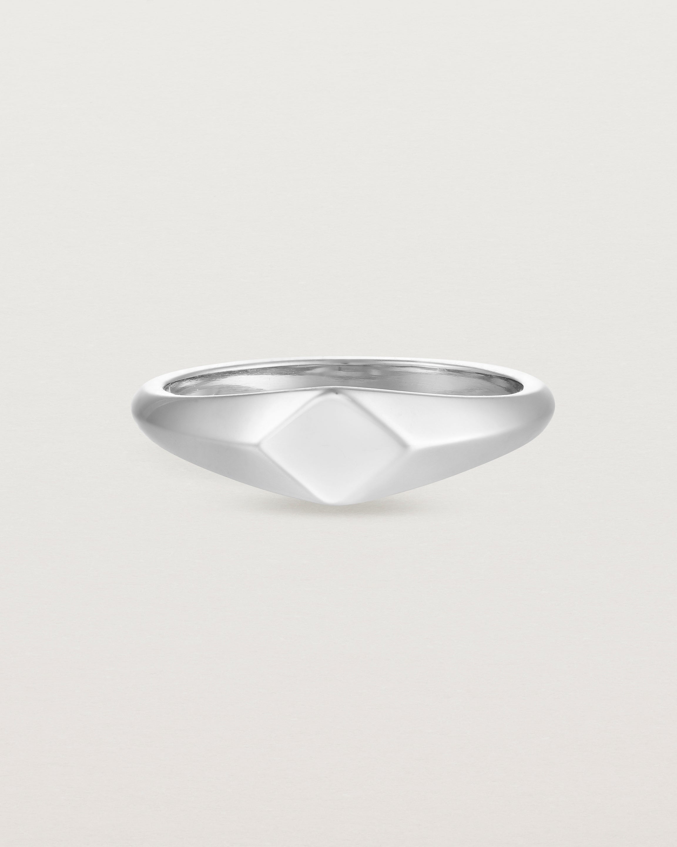 Front view of the Front view of the Front view of the Front view of the Nuna Signet Ring | White Gold.