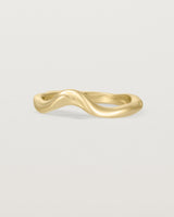 Angled view of the Organic Crown Ring | Fit Ⅱ | Yellow Gold.