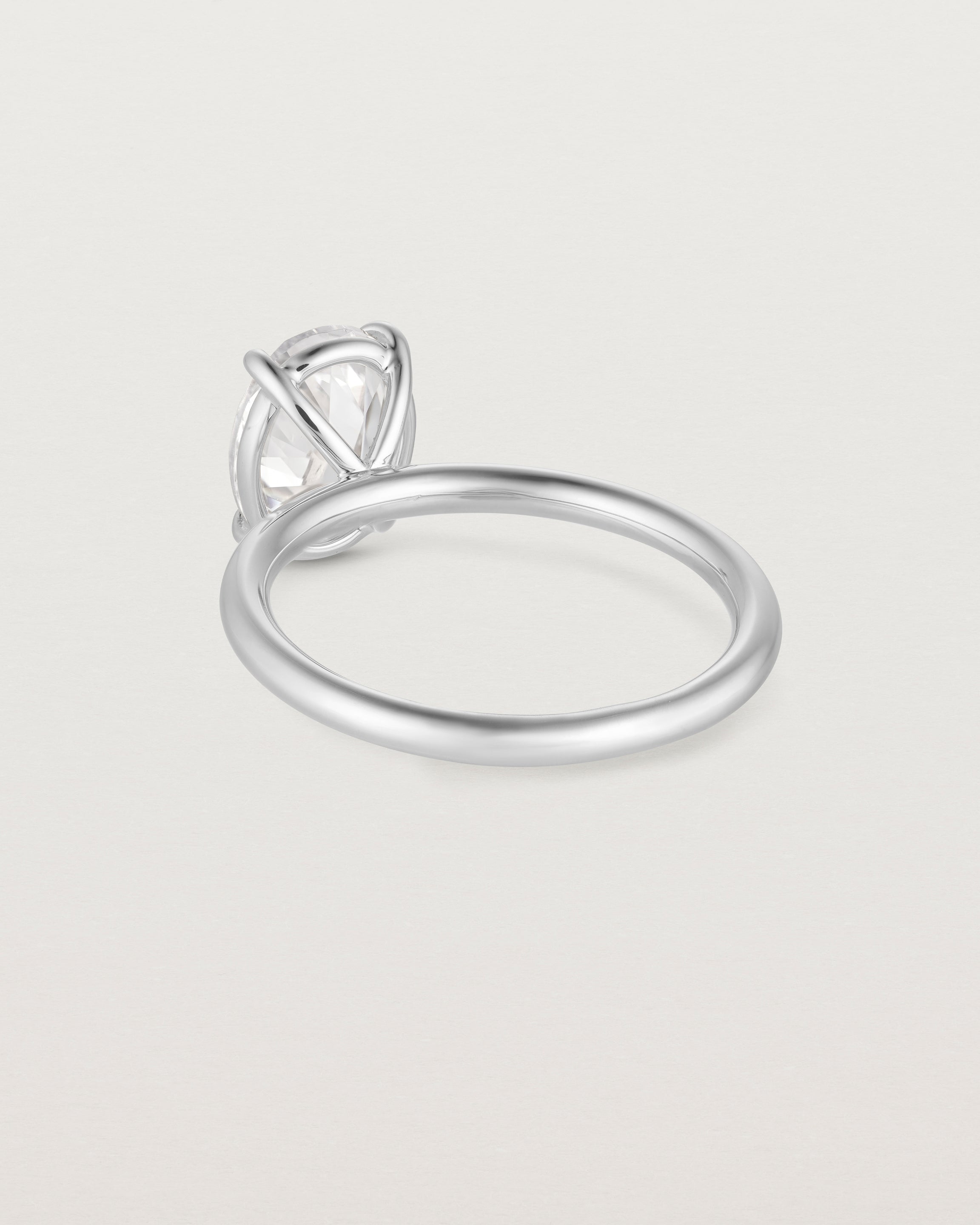 Signature Oval Solitaire | Diamond
