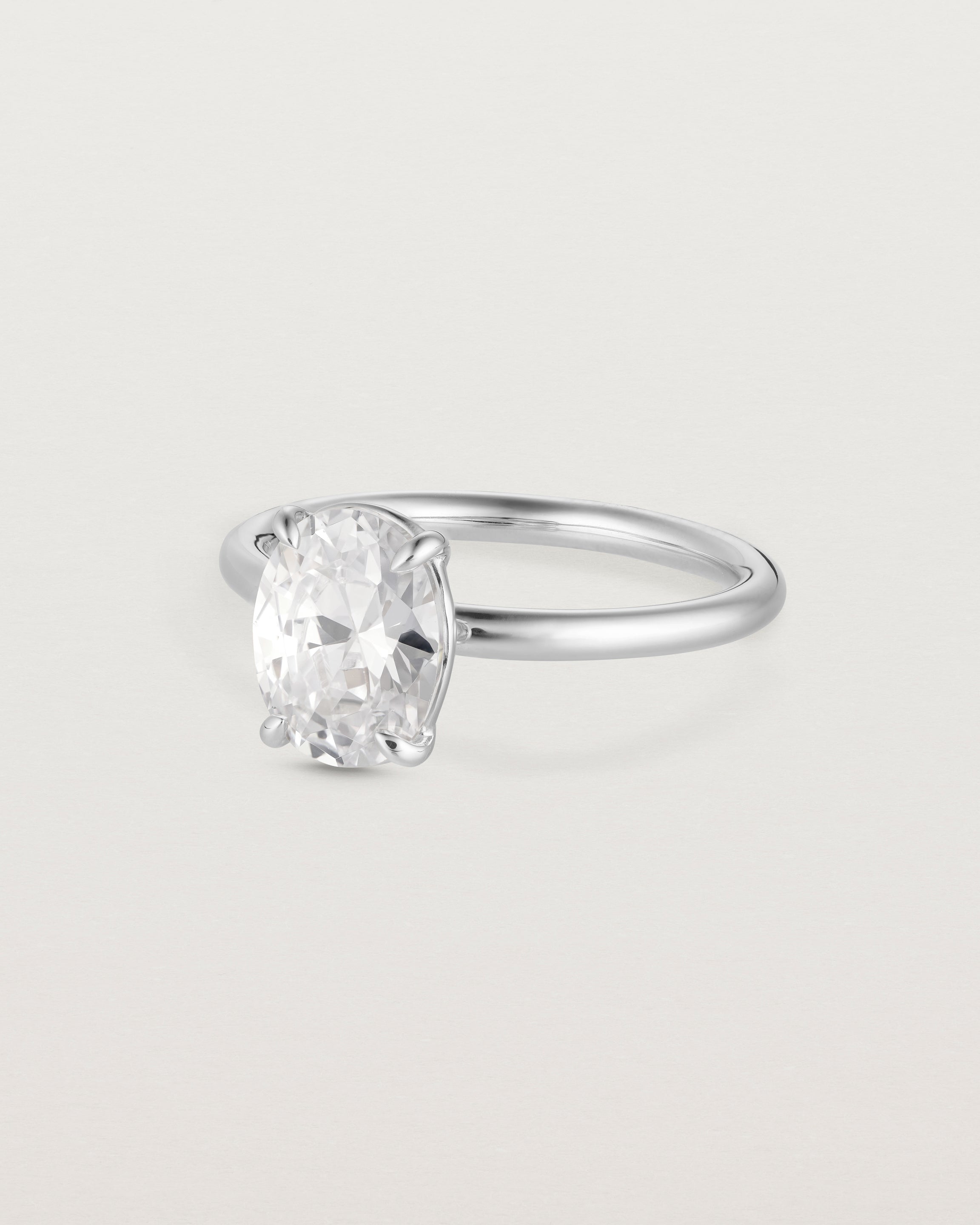 Signature Oval Solitaire | Diamond