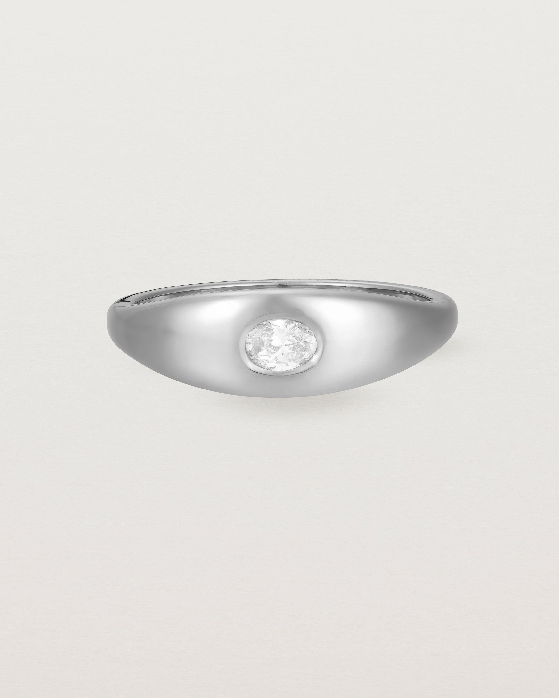 Front view of the Seule Single Ring | Diamond | White Gold.