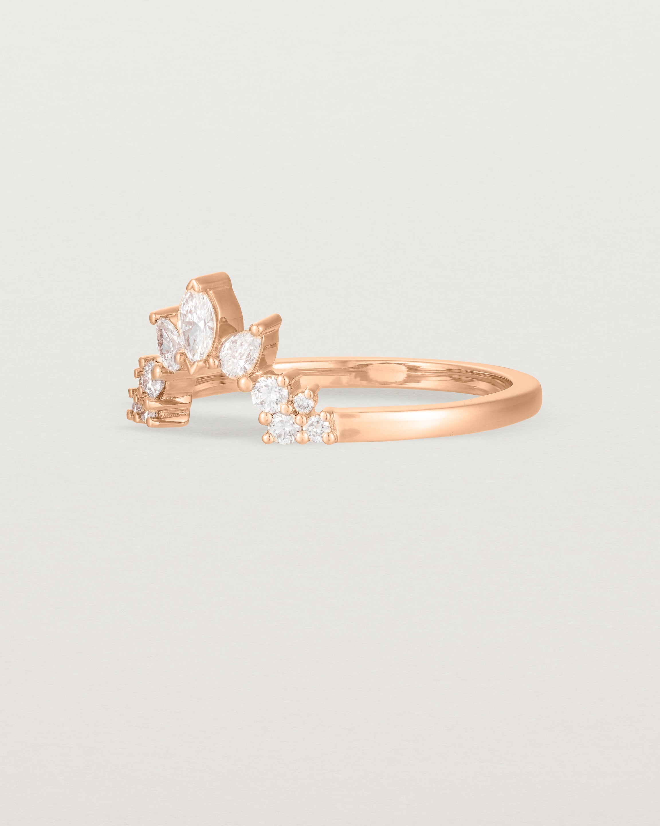 Angled view of the Thalia Crown Ring | Fit Ⅱ | Rose Gold.