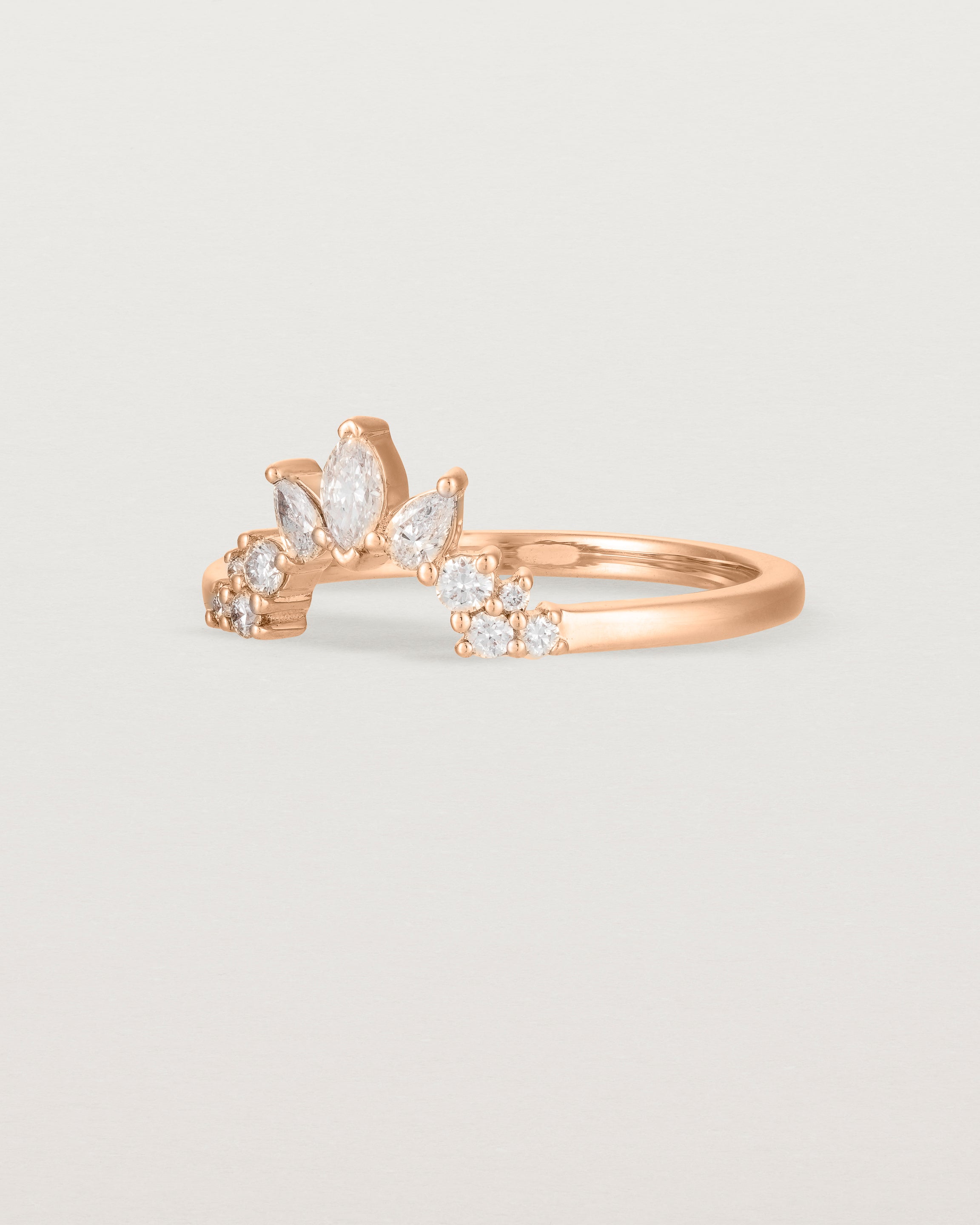 Angled view of the Thalia Crown Ring | Fit Ⅰ | Rose Gold.