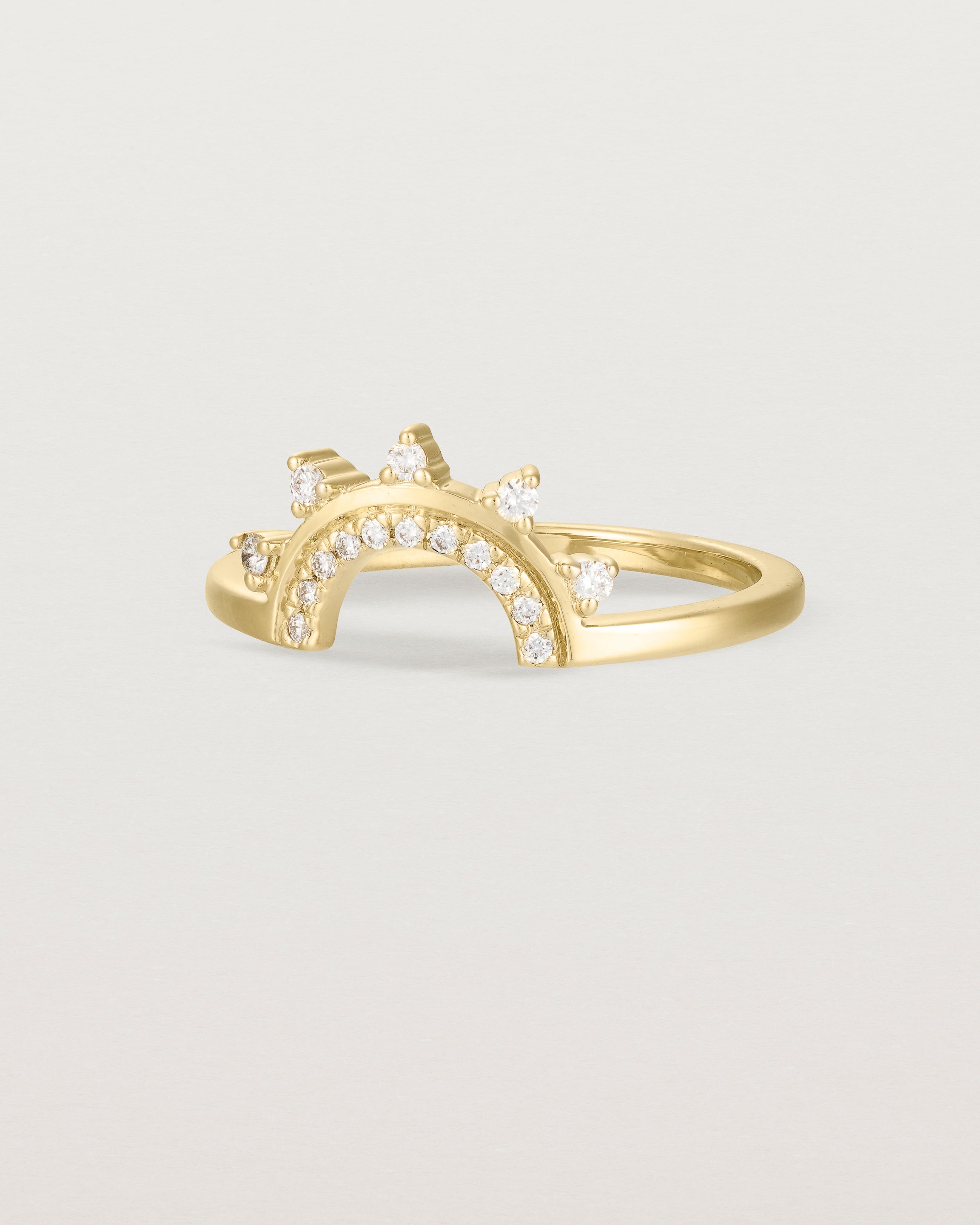 Angled view of the Adeline Crown Ring | Fit Ⅱ | Yellow Gold.