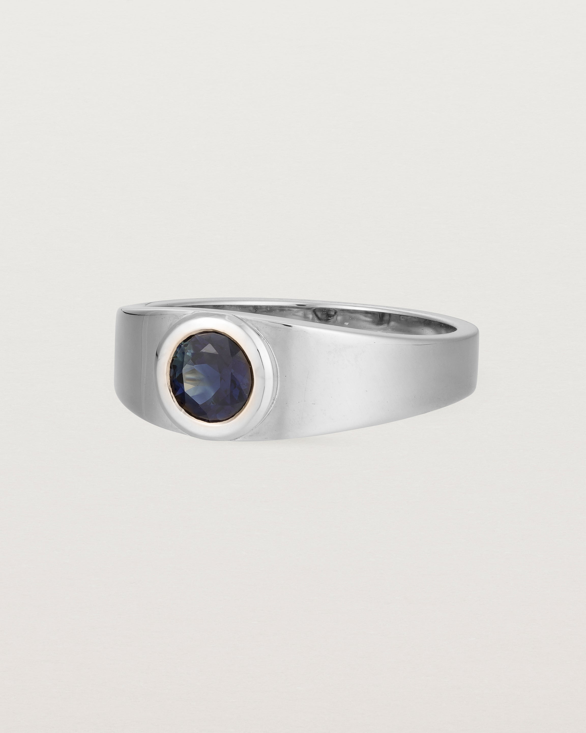 Angled view of the Amos Ring | Australian Sapphire in White Gold.