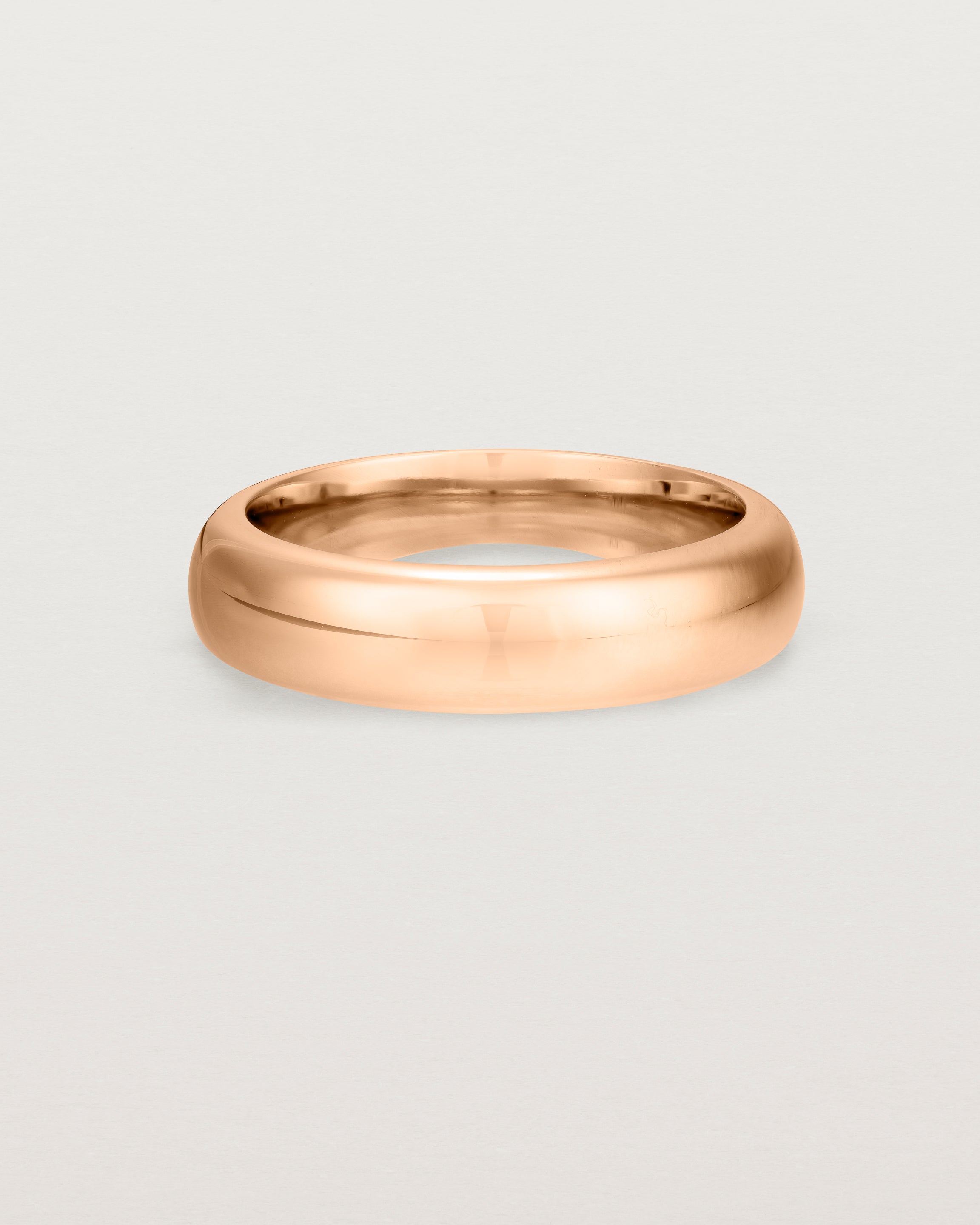 Front view of the Bold Curve Ring | 6mm | Rose Gold.
