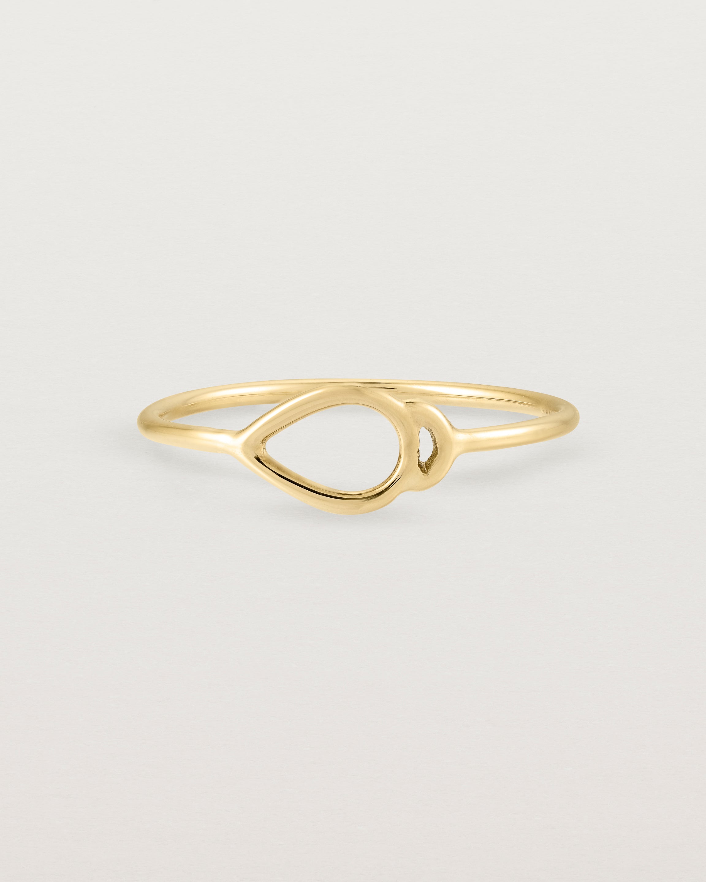 Front view of the Oana Ring in Yellow Gold.