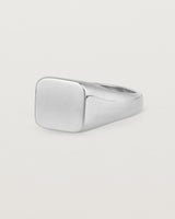 Angled view of the Sempré Signet Ring in White Gold.