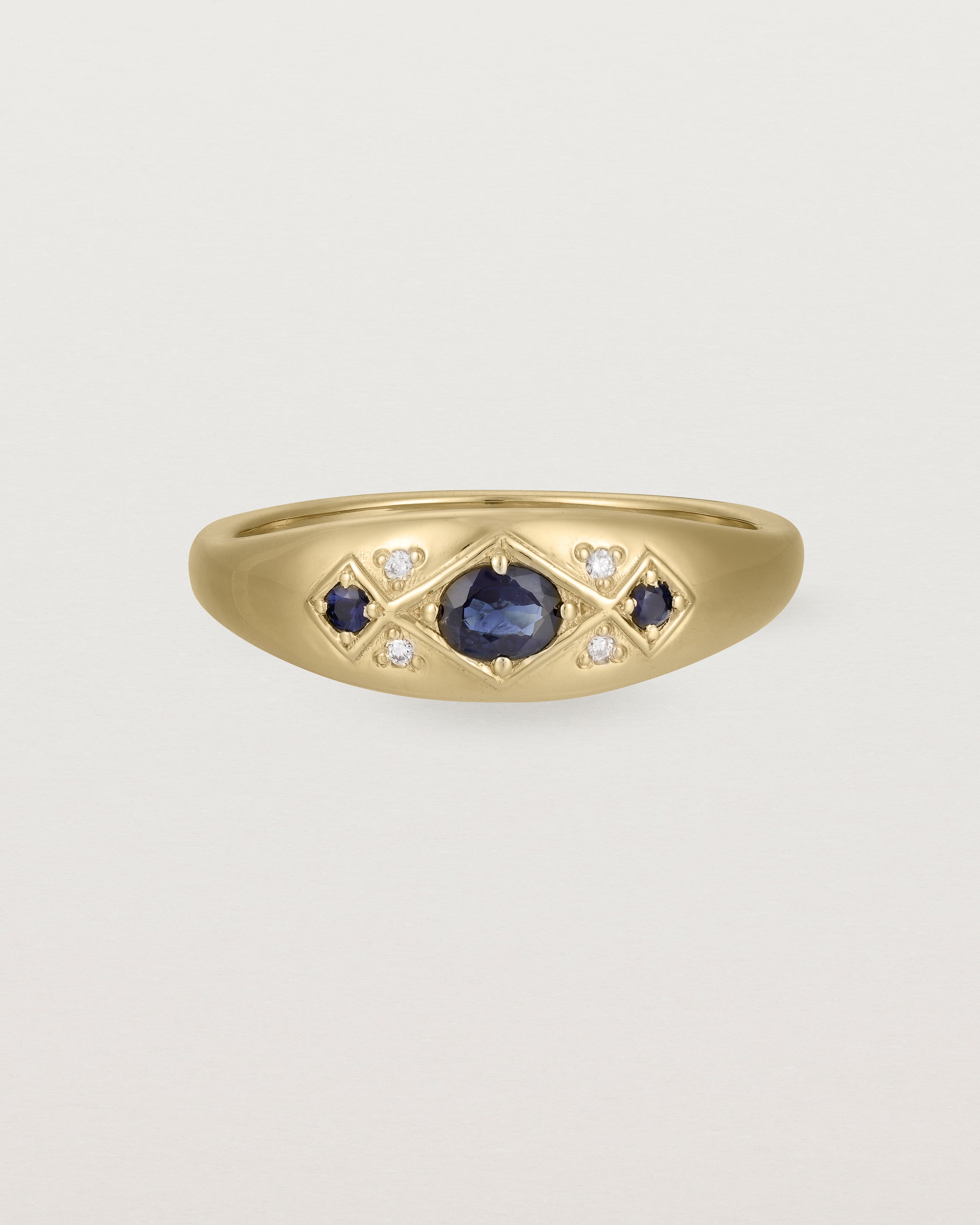 Front view of the Seule Cheri Ring | Australian Sapphires | Yellow Gold.