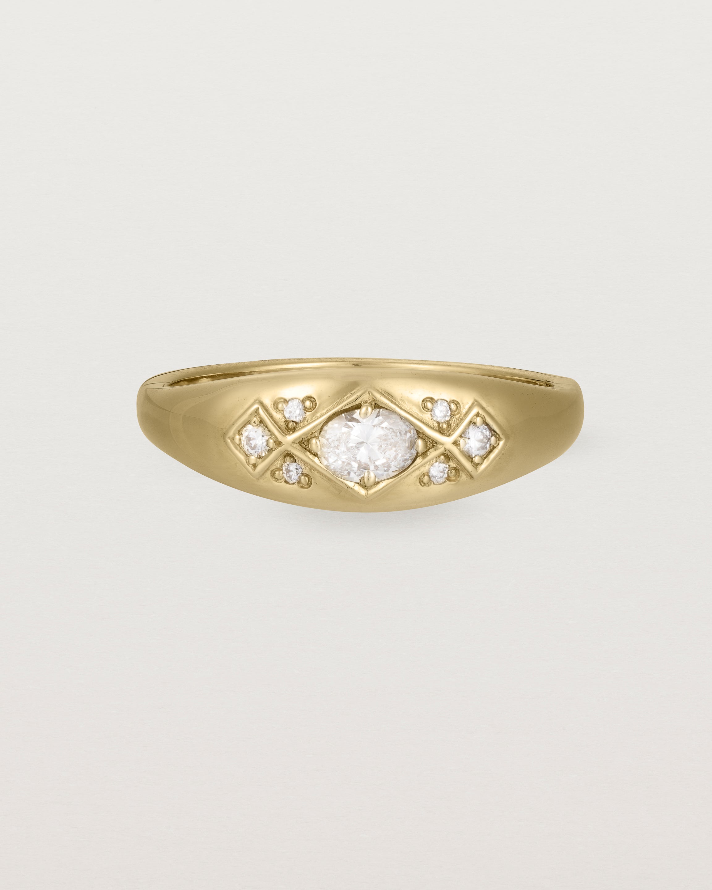 Front view of the Seule Cheri Ring | Diamonds | Yellow Gold.